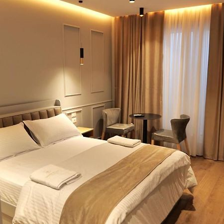 Dream Place Hotel Kamëz エクステリア 写真