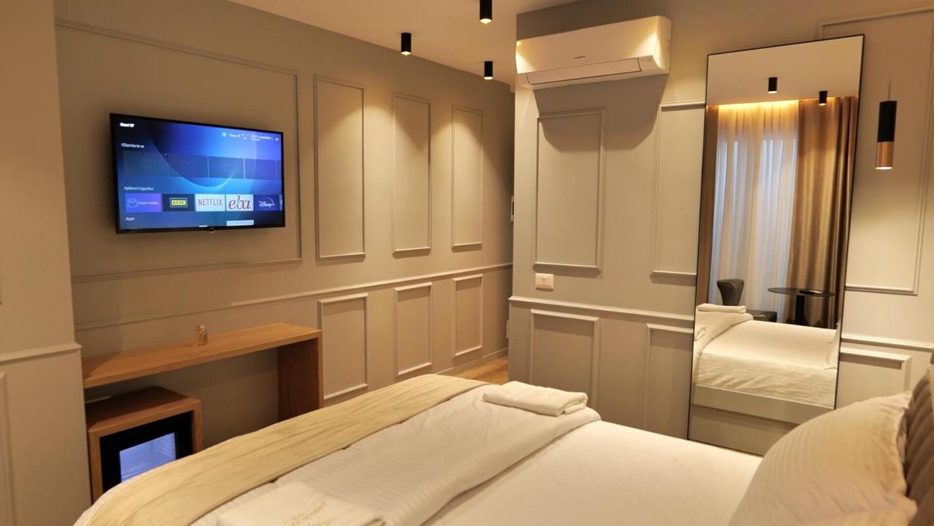 Dream Place Hotel Kamëz エクステリア 写真