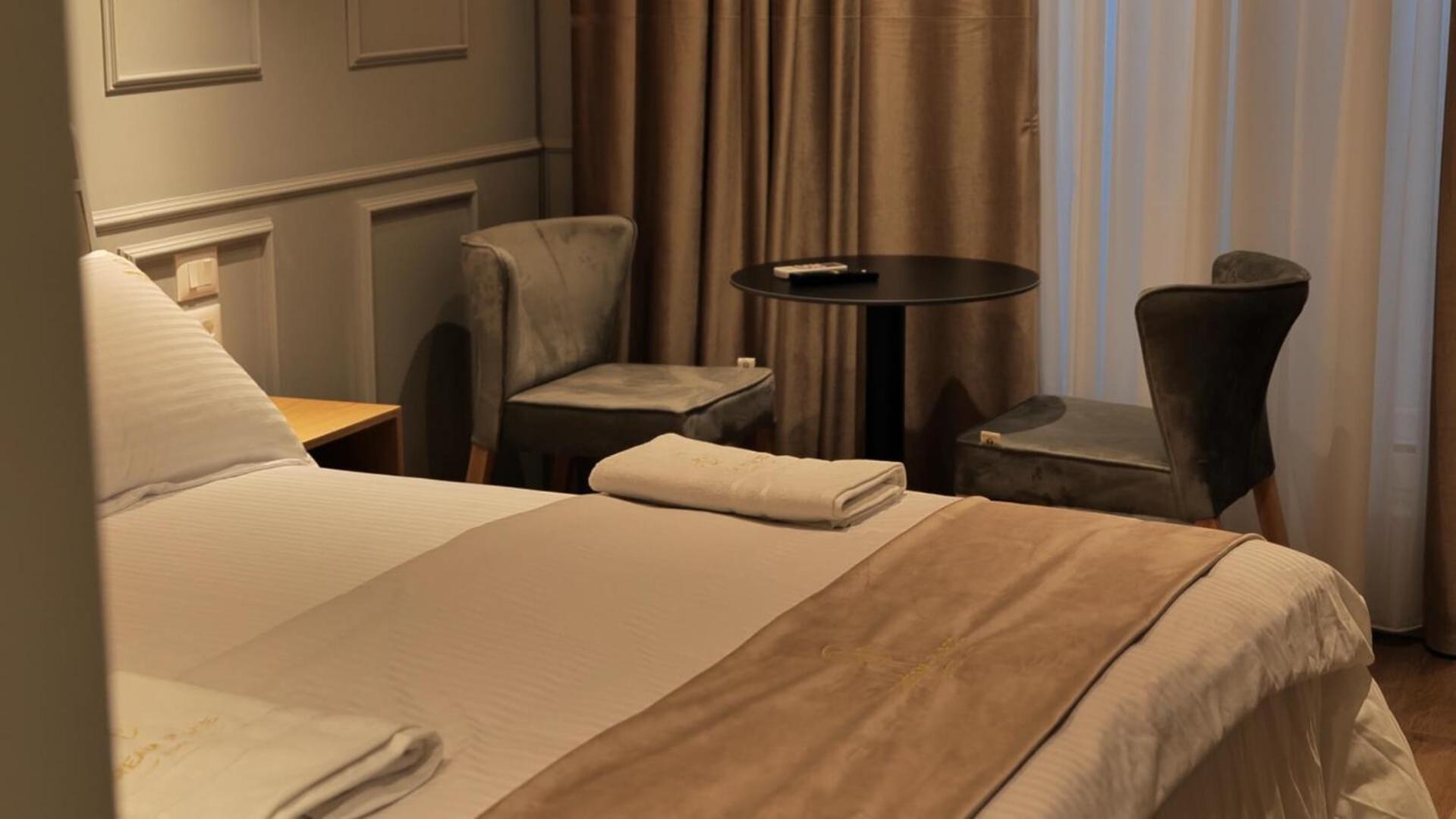 Dream Place Hotel Kamëz エクステリア 写真