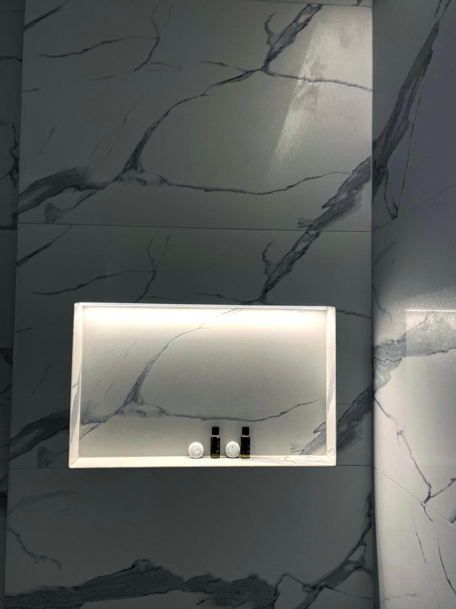 Dream Place Hotel Kamëz エクステリア 写真