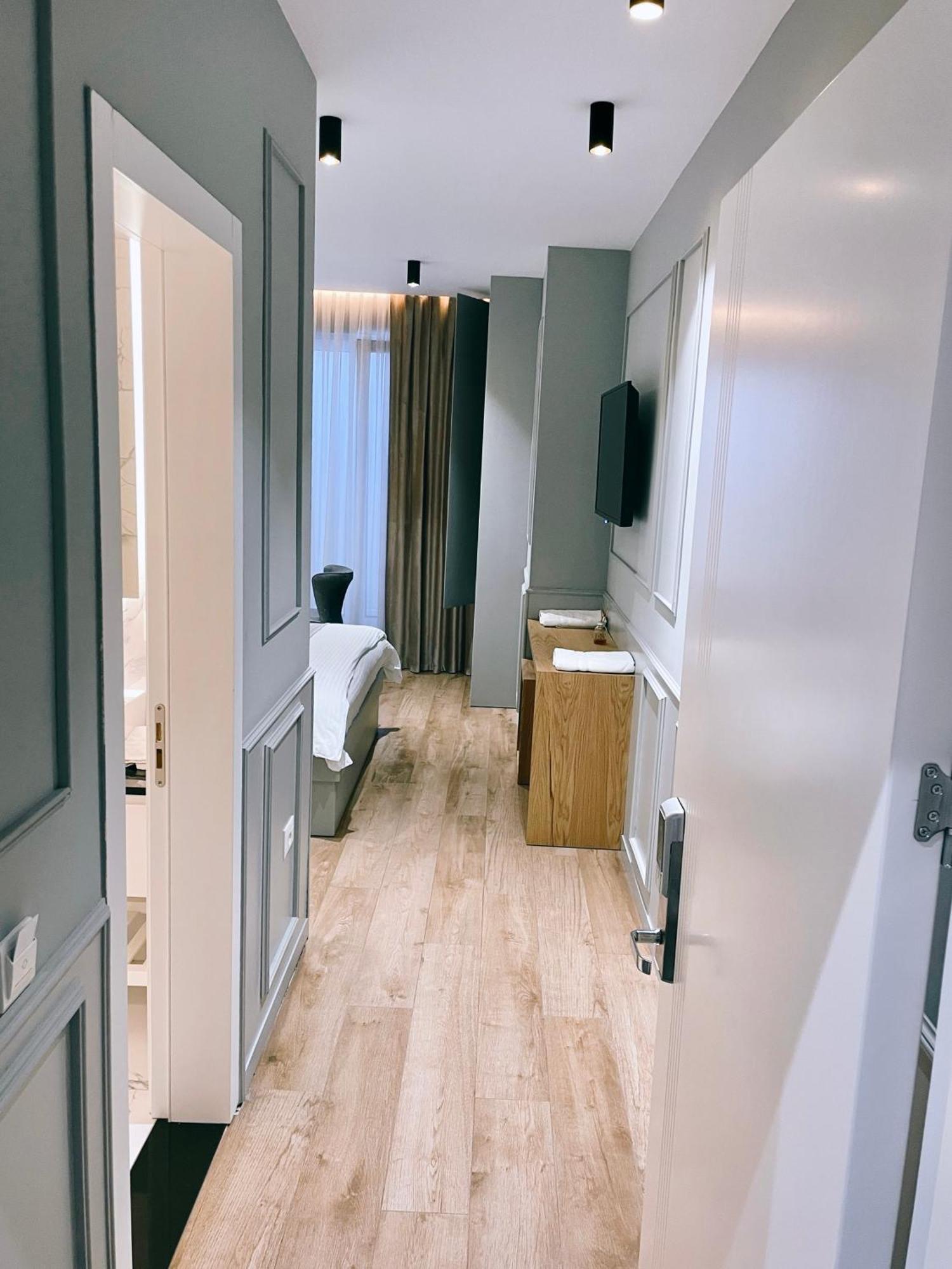 Dream Place Hotel Kamëz エクステリア 写真