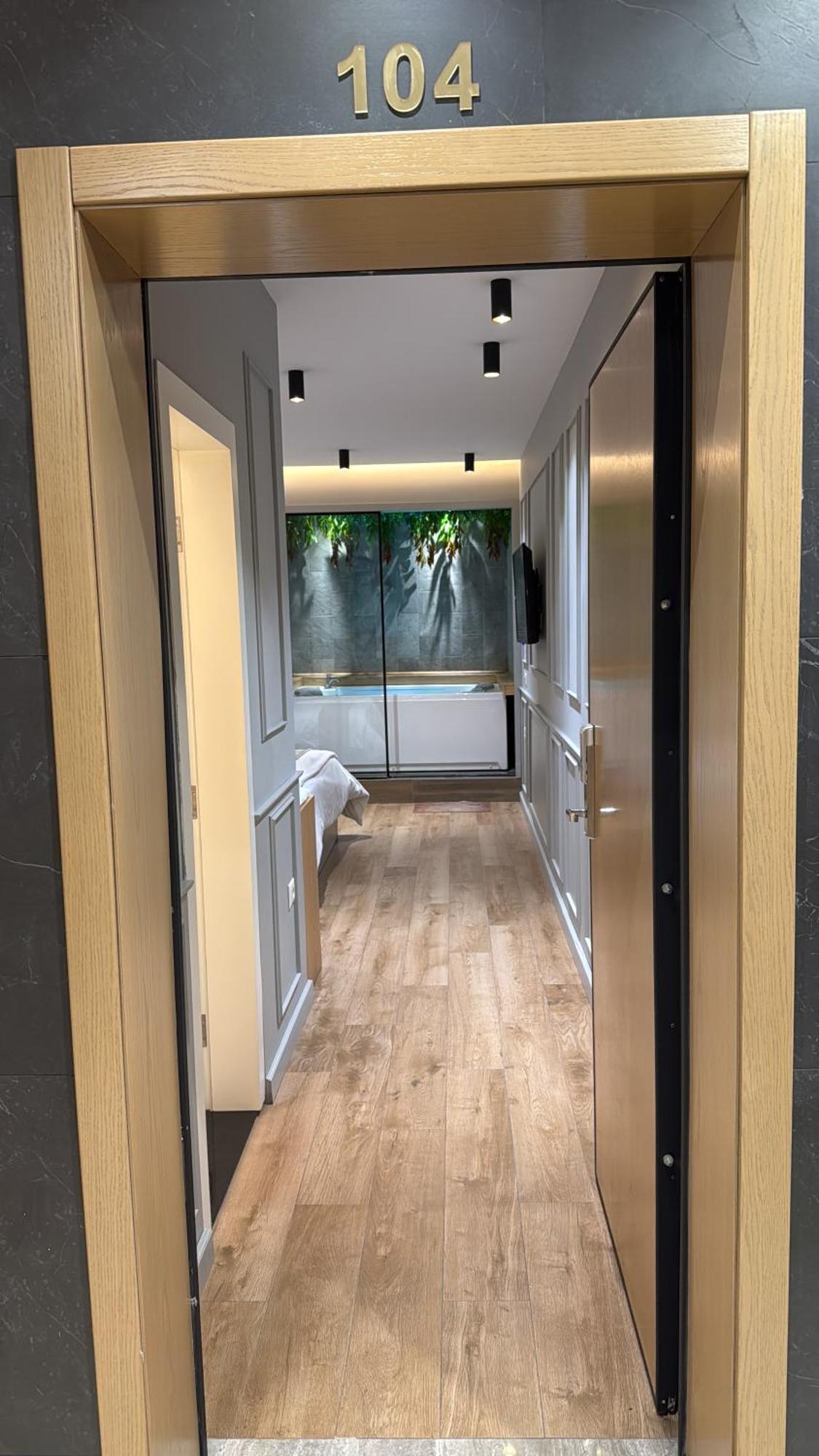 Dream Place Hotel Kamëz エクステリア 写真