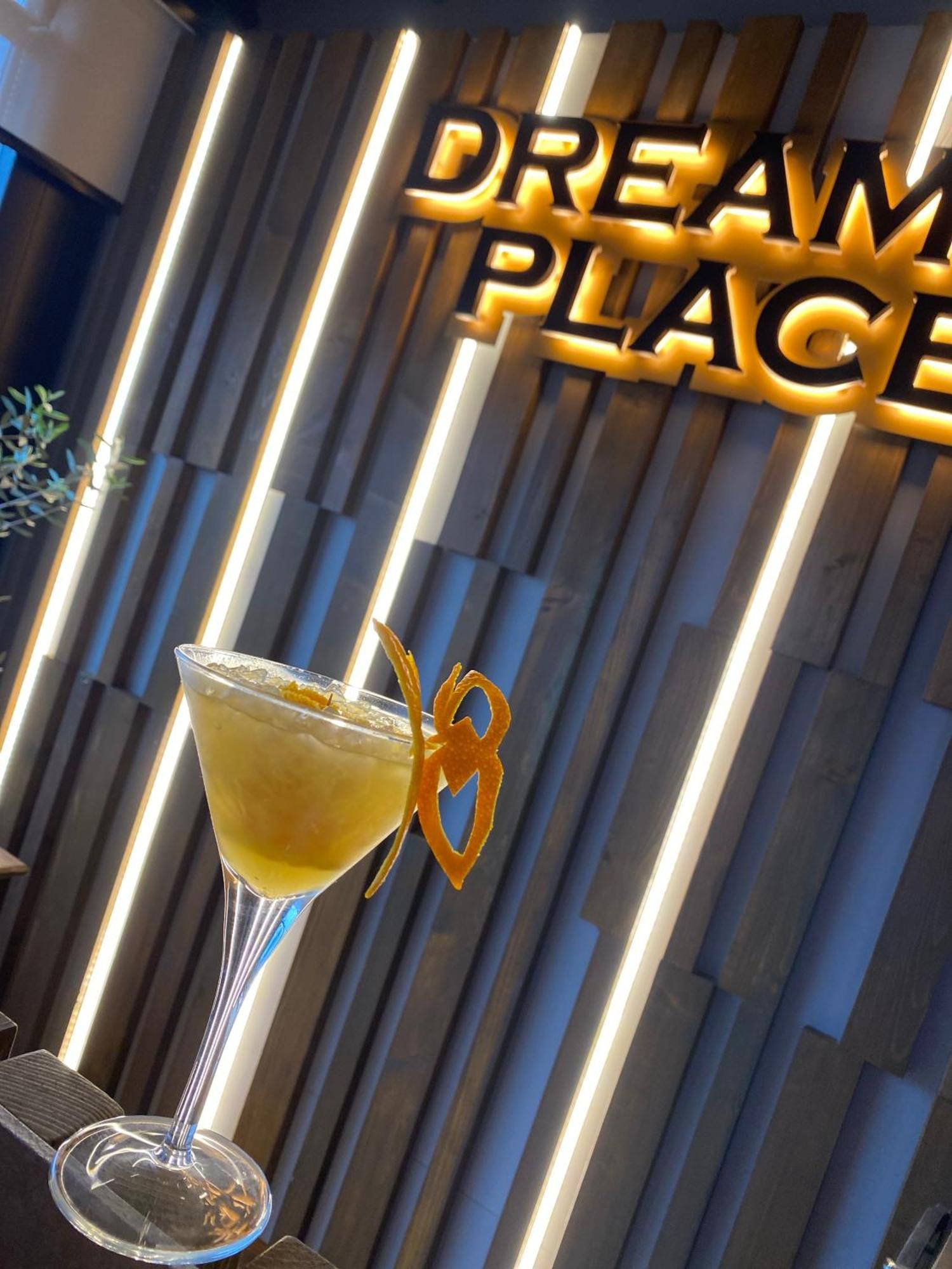 Dream Place Hotel Kamëz エクステリア 写真